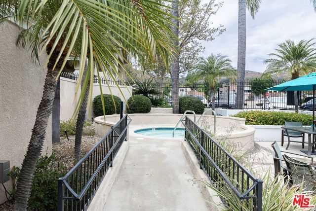 630 Kingswood Lane A, Simi Valley, CA 93065