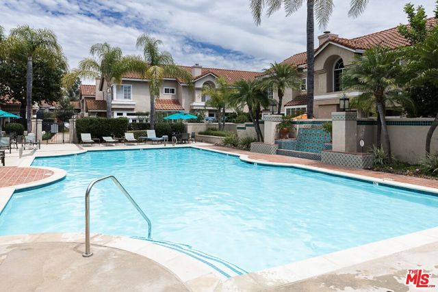 630 Kingswood Lane A, Simi Valley, CA 93065