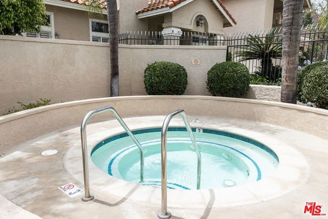 630 Kingswood Lane A, Simi Valley, CA 93065