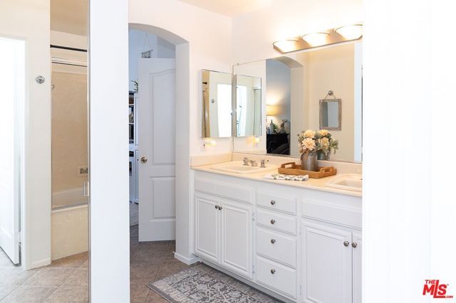 630 Kingswood Lane A, Simi Valley, CA 93065