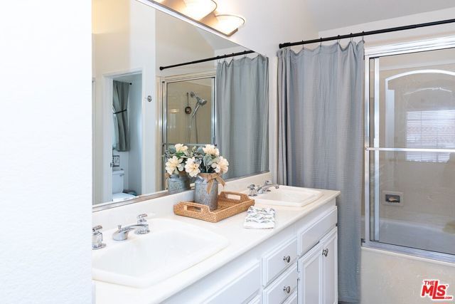 630 Kingswood Lane A, Simi Valley, CA 93065