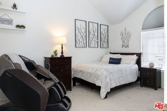 630 Kingswood Lane A, Simi Valley, CA 93065
