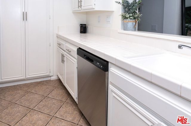 630 Kingswood Lane A, Simi Valley, CA 93065