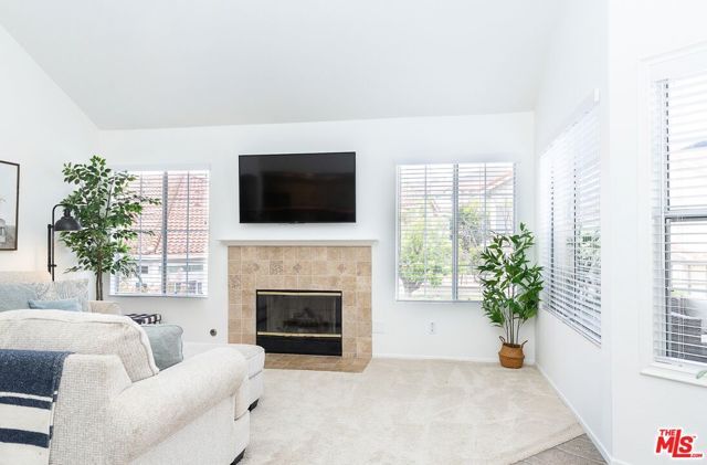 630 Kingswood Lane A, Simi Valley, CA 93065