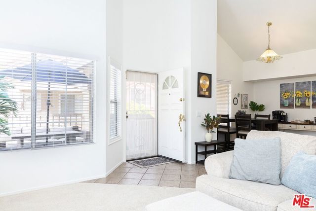 630 Kingswood Lane A, Simi Valley, CA 93065