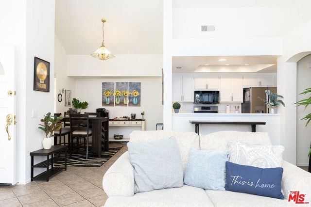 630 Kingswood Lane A, Simi Valley, CA 93065