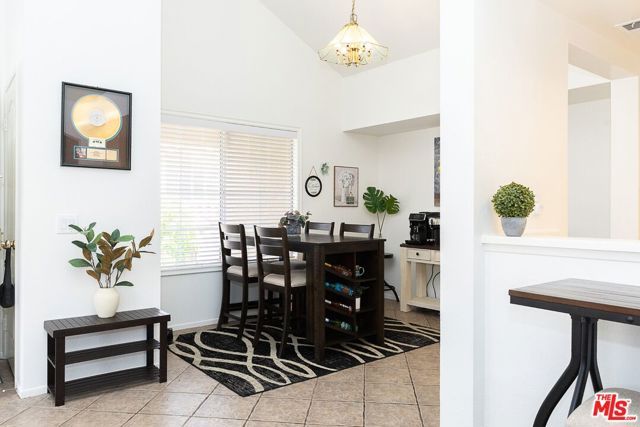630 Kingswood Lane A, Simi Valley, CA 93065