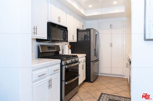 630 Kingswood Lane A, Simi Valley, CA 93065