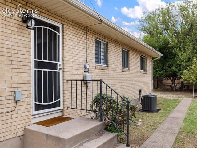 321 W Adams Avenue, Pueblo, CO 81004