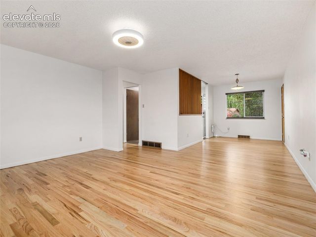321 W Adams Avenue, Pueblo, CO 81004