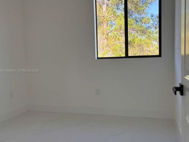 6045 Kumquat Cir, La Belle, FL 33935