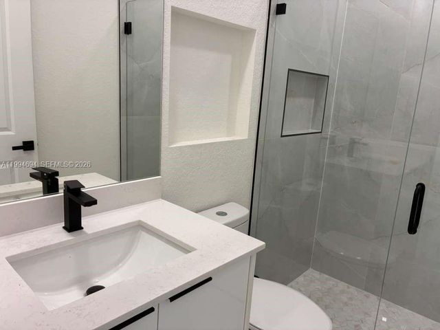 6045 Kumquat Cir, La Belle, FL 33935