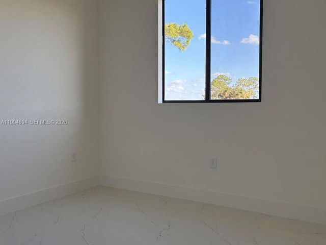 6045 Kumquat Cir, La Belle, FL 33935