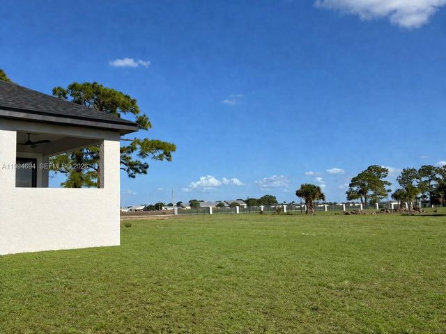 6045 Kumquat Cir, La Belle, FL 33935