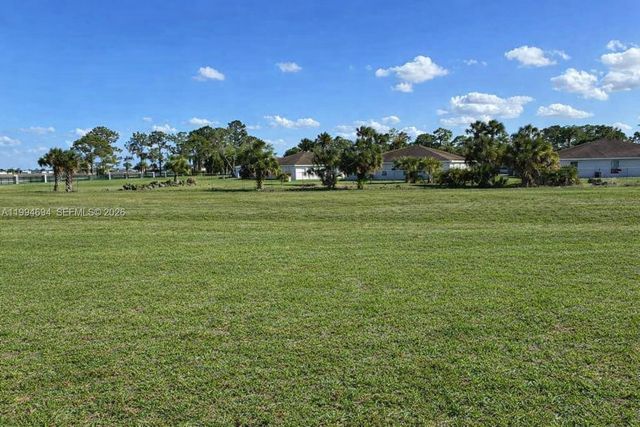 6045 Kumquat Cir, La Belle, FL 33935
