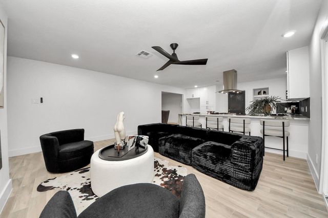 5108 Somerset Drive, Baytown, TX 77521