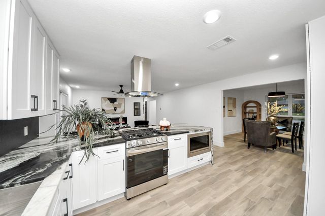 5108 Somerset Drive, Baytown, TX 77521