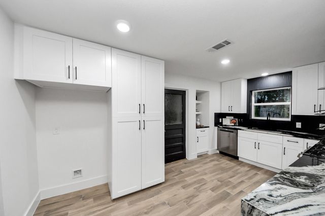 5108 Somerset Drive, Baytown, TX 77521