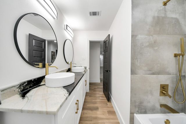 5108 Somerset Drive, Baytown, TX 77521