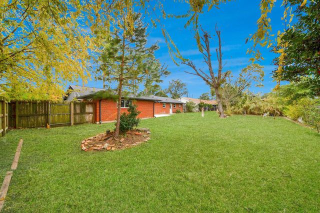 5108 Somerset Drive, Baytown, TX 77521