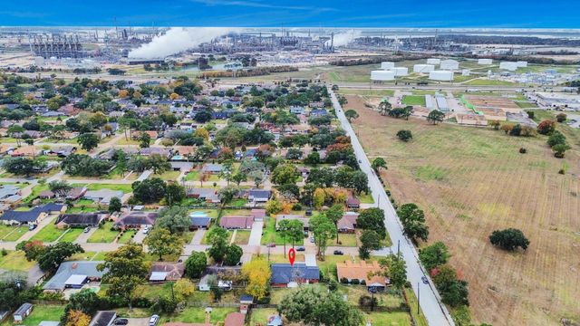 5108 Somerset Drive, Baytown, TX 77521