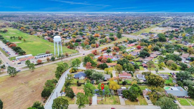 5108 Somerset Drive, Baytown, TX 77521