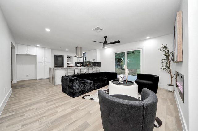 5108 Somerset Drive, Baytown, TX 77521