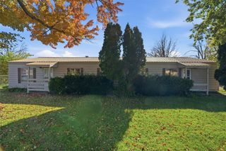 3109/3111/3113/3115 12th Avenue SW, Cedar Rapids, IA 52404