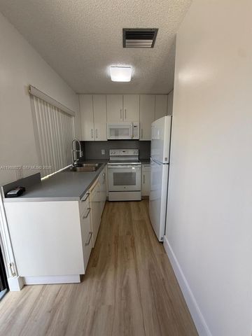 6561 NW 172nd Ln 0, Hialeah, FL 33015