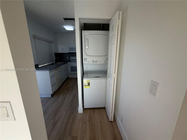 6561 NW 172nd Ln 0, Hialeah, FL 33015