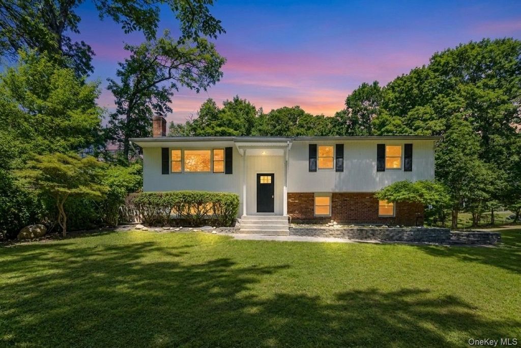 42 Noahs Path, Rocky Point, NY 11778 — exterior