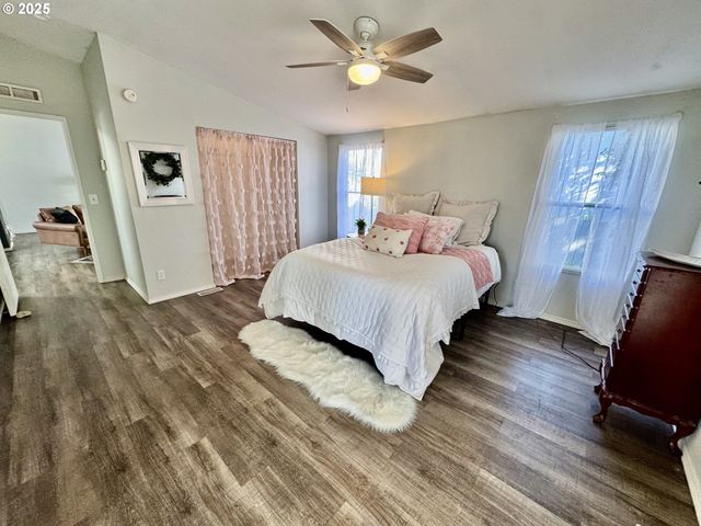 14217 Ne 10TH Ave, Vancouver, WA 98685