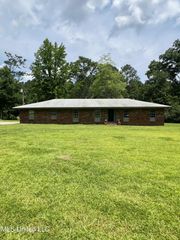 42 Thagard Drive, Petal, MS 39465