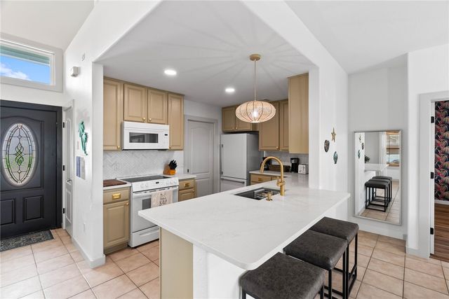 14858 Granada Dr H, Corpus Christi, TX 78418