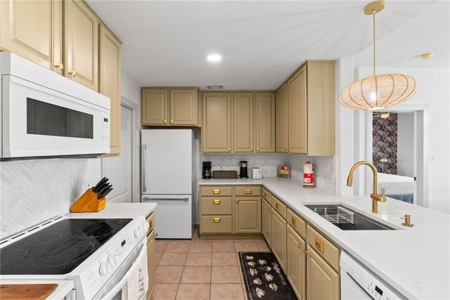 14858 Granada Dr H, Corpus Christi, TX 78418