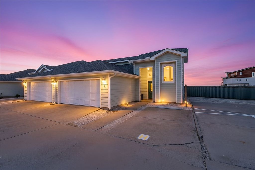 14858 Granada Dr H, Corpus Christi, TX 78418