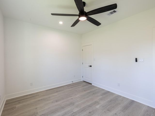 275 Hereford Drive, Onalaska, TX 77360