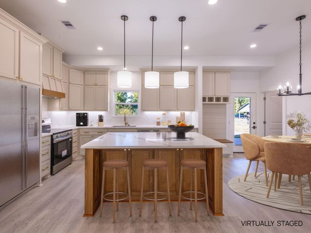 275 Hereford Drive, Onalaska, TX 77360