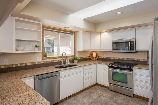 64769 Saros Lane, Bend, OR 97703