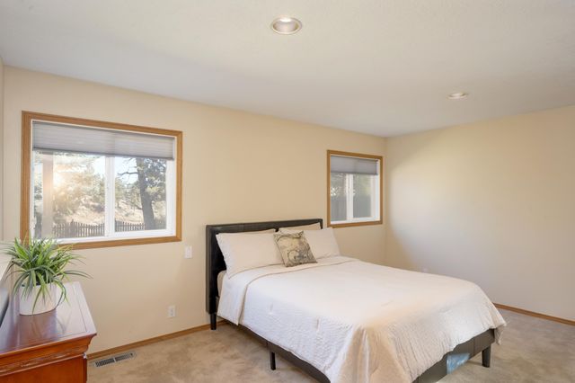 64769 Saros Lane, Bend, OR 97703