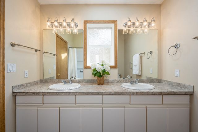 64769 Saros Lane, Bend, OR 97703