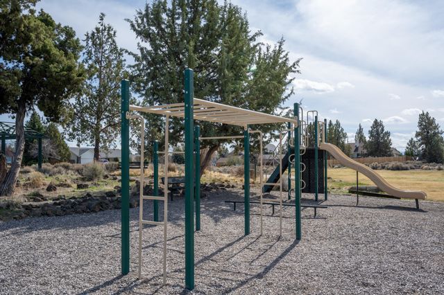 64769 Saros Lane, Bend, OR 97703