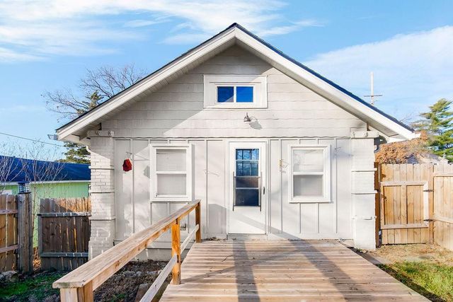 4201 S Thompson Street, Kansas City, KS 66103