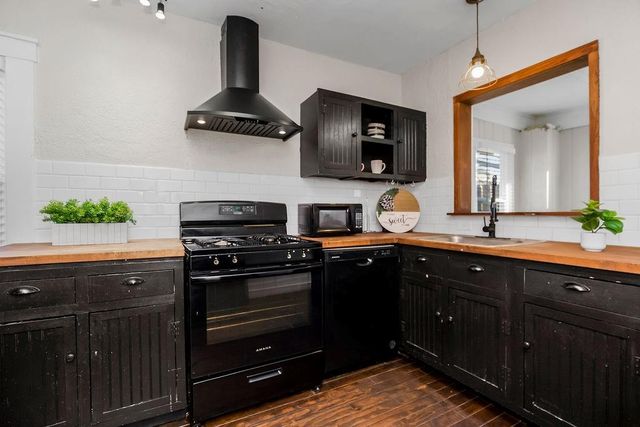 4201 S Thompson Street, Kansas City, KS 66103