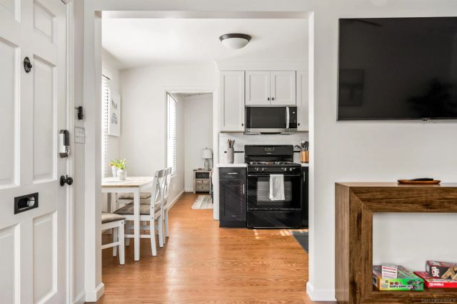319 Nautilus Street, La Jolla, CA 92037