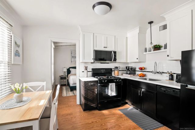 319 Nautilus Street, La Jolla, CA 92037