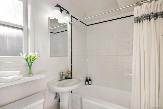 319 Nautilus Street, La Jolla, CA 92037