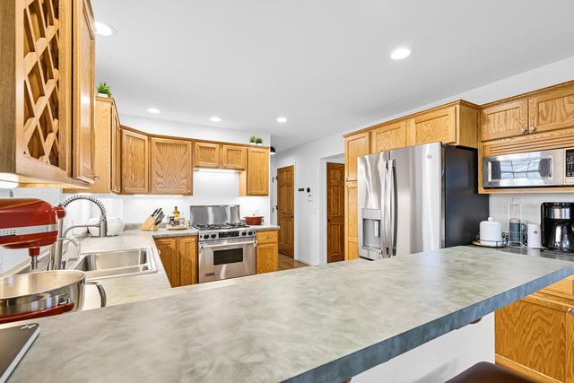 9902 Talons WAY, Verona, WI 53593