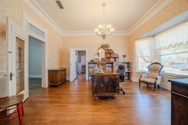 300 S Montgomery, Gilmer, TX 75644