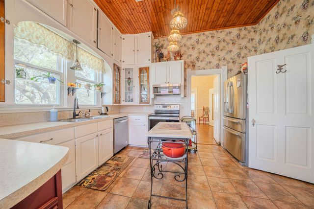 300 S Montgomery, Gilmer, TX 75644